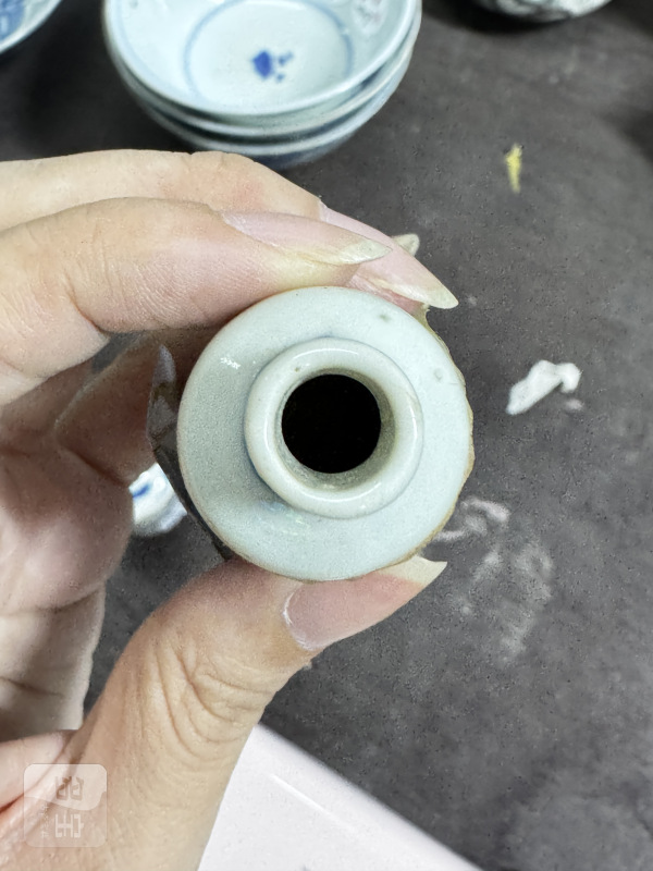 清 青花釉里红人物烟壶 - 图7